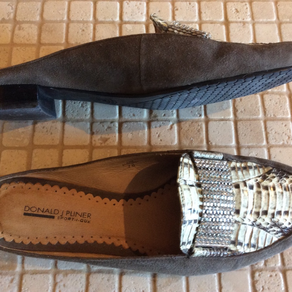 Donald J. Pliner / Casual Mules With Bling size 7.5